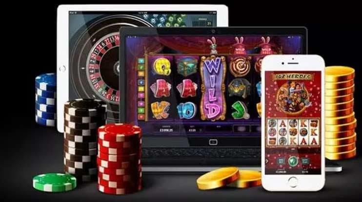 Filipino player enjoying 58slot casino games on a mobile phone